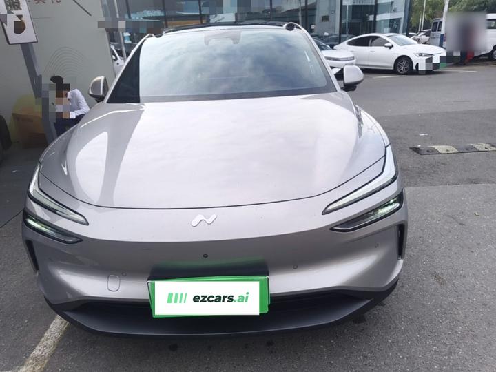 L60 2025 60kWh RWD photo 2