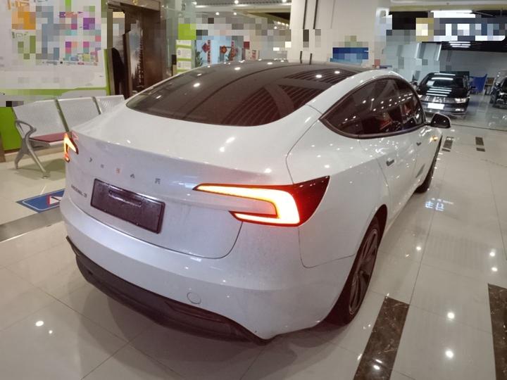 Model 3 2023 RWD photo 6