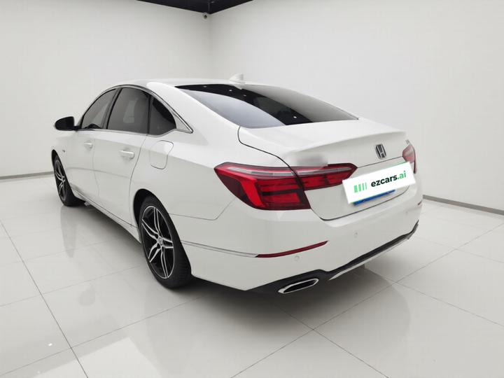 2022 Hybrid 2.0L photo 4