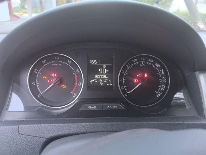 Rapid Spaceback 2016 Facelift 1.6L MT photo 8