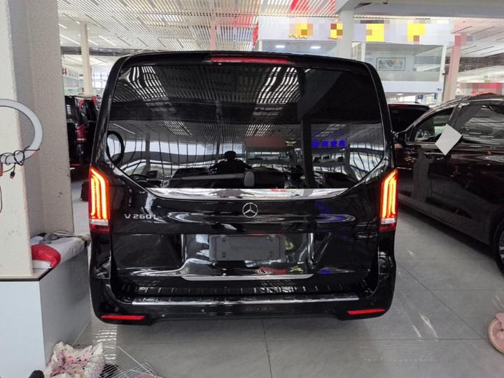 V-Class 2021 V 260 L Long Wheelbase Luxury photo 3