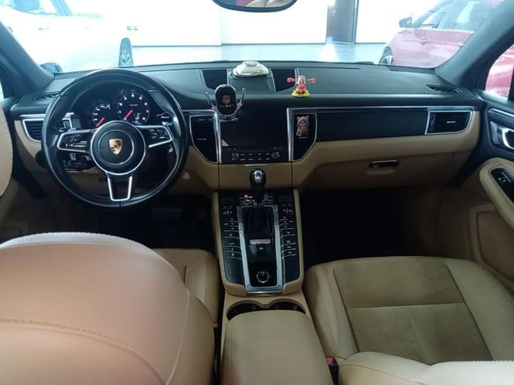 2017 Macan 2.0T photo 5