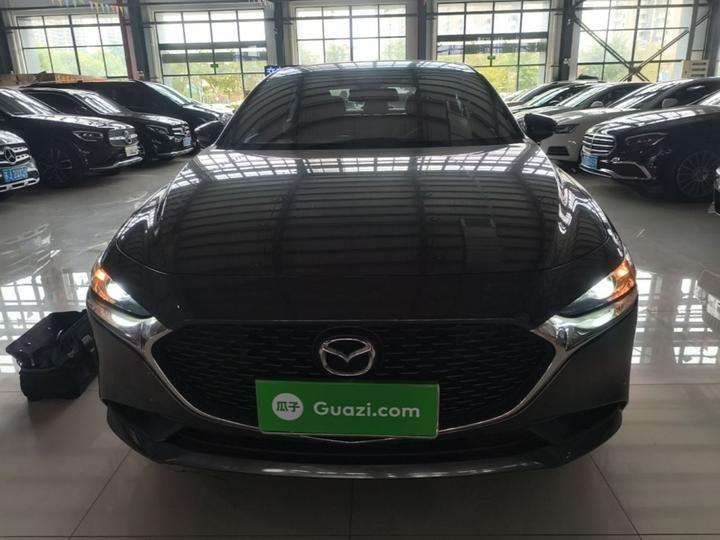 3 Axela 2020 1.5L AT photo 2