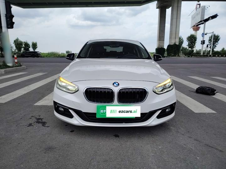 1 Series 2017 118i Design Package photo 2