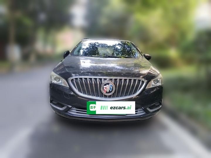 Verano 2015 Sedan 15S AT Progressive photo 2