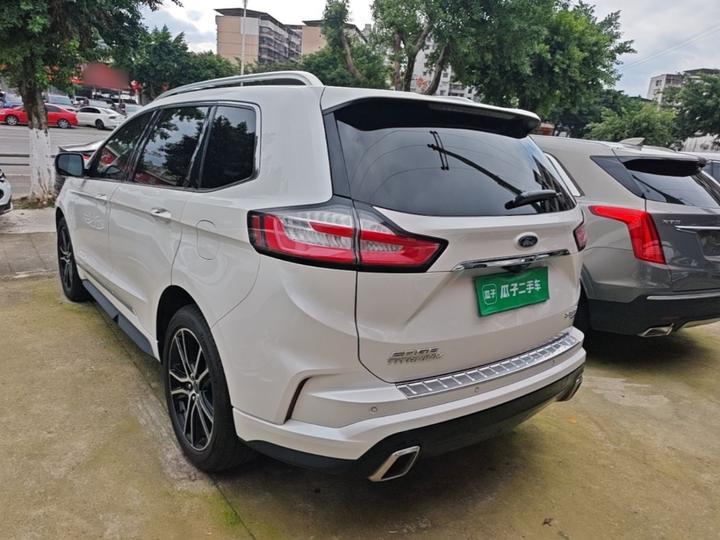 Edge 2020 EcoBoost 245 RWD 7-Seater photo 4