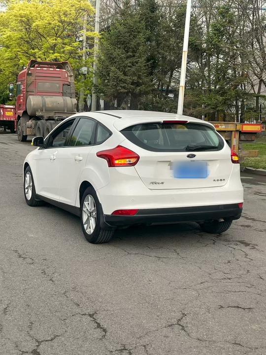 Focus 2015 Hatchback 1.6L AT photo 4