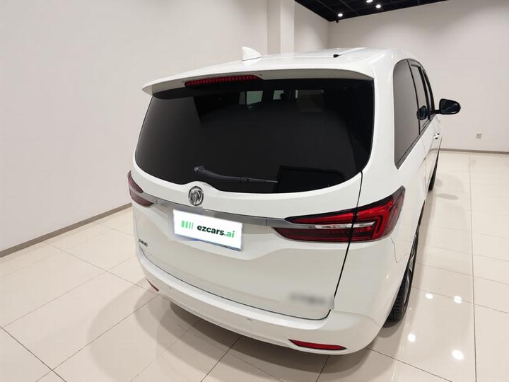 GL8 2023 Facelift Luxury photo 3