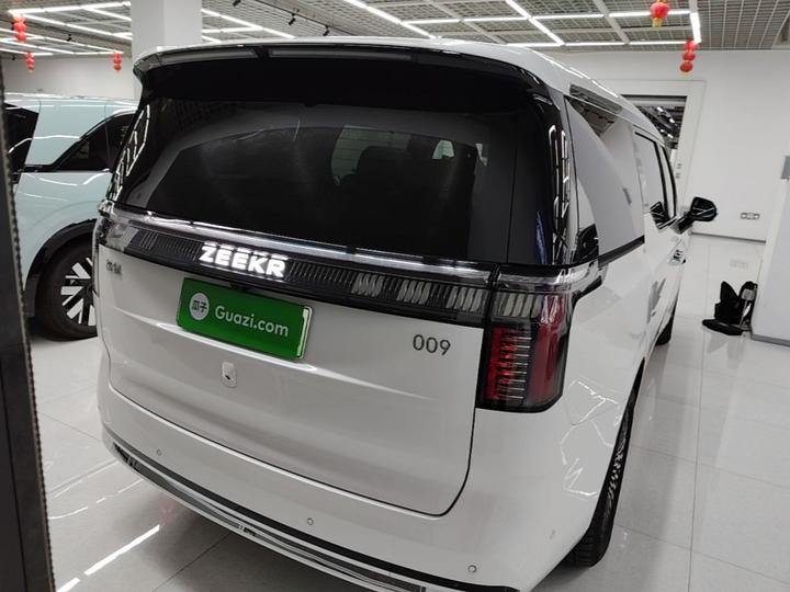 009 2024 7-Seater AWD 108kWh photo 3