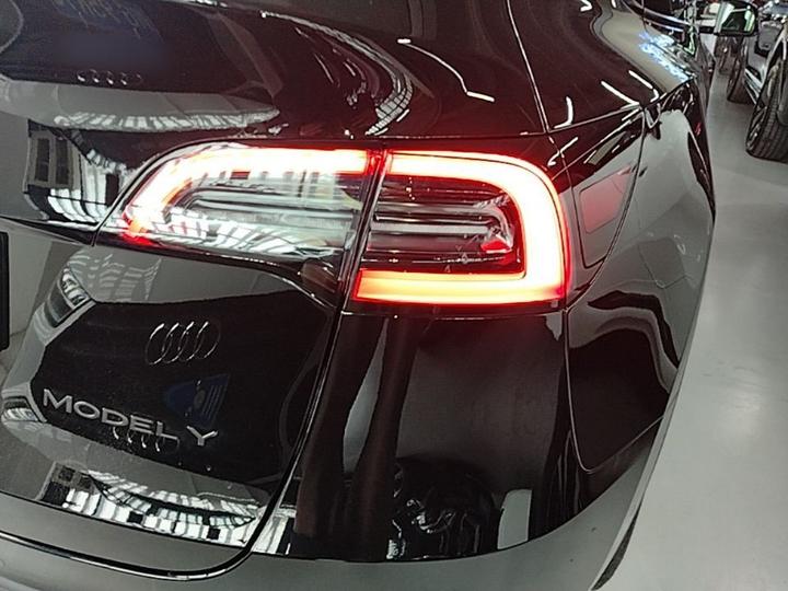 Model Y 2022 Facelift RWD photo 7