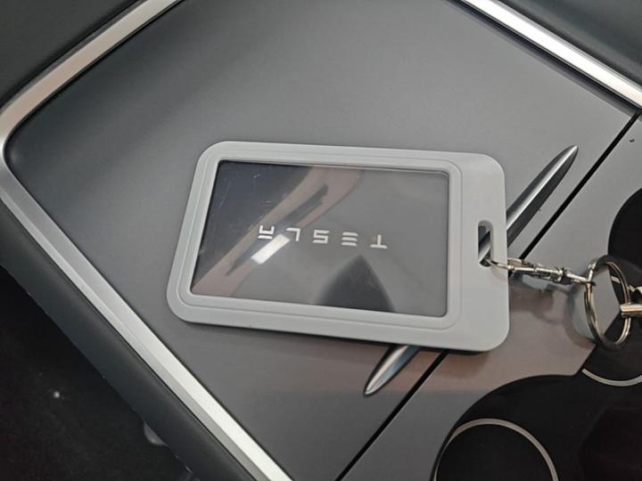 Model Y 2024 RWD photo 8