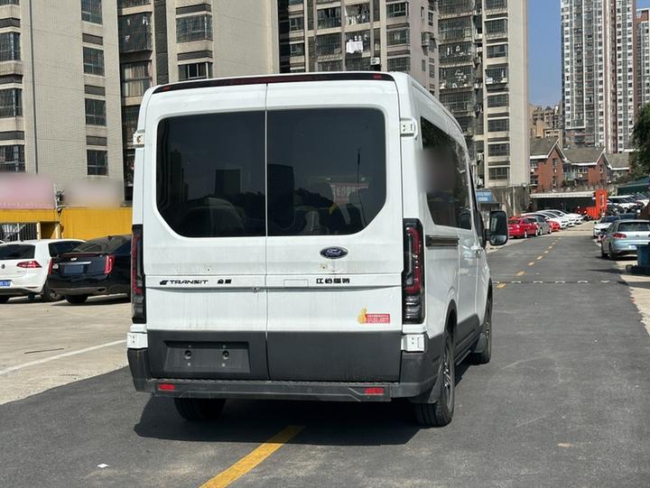 E Transit 2024 Bus Exclusive Medium Wheelbase 9-Seater 100.96kWh photo 7