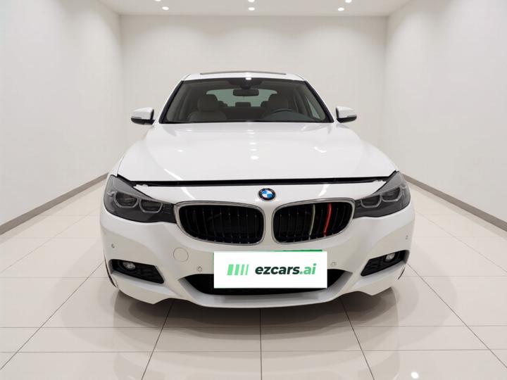 3 SeriesGT 2019 320i M Sport Package photo 2