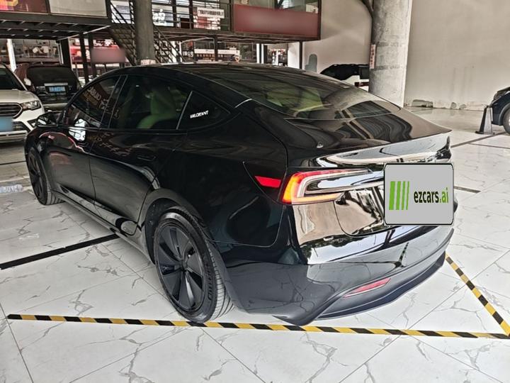 Model 3 2023 RWD photo 4