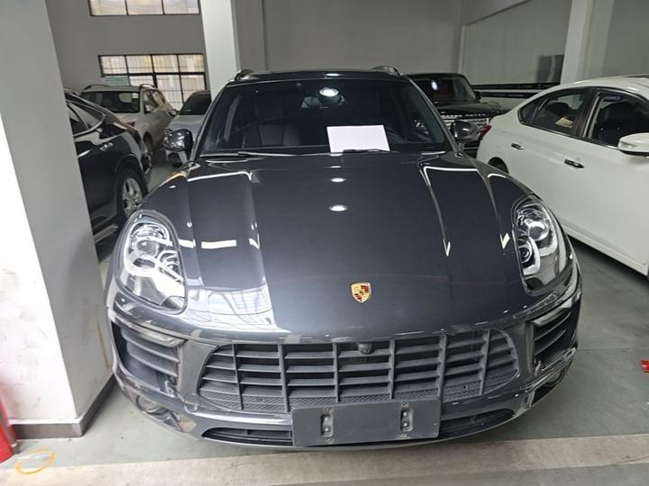 2017 Macan 2.0T photo 2