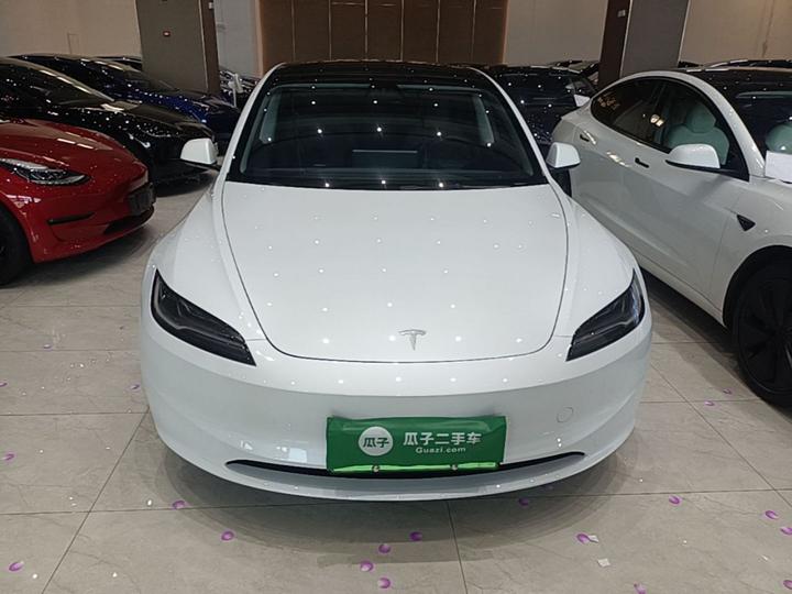 Model 3 2023 RWD photo 2