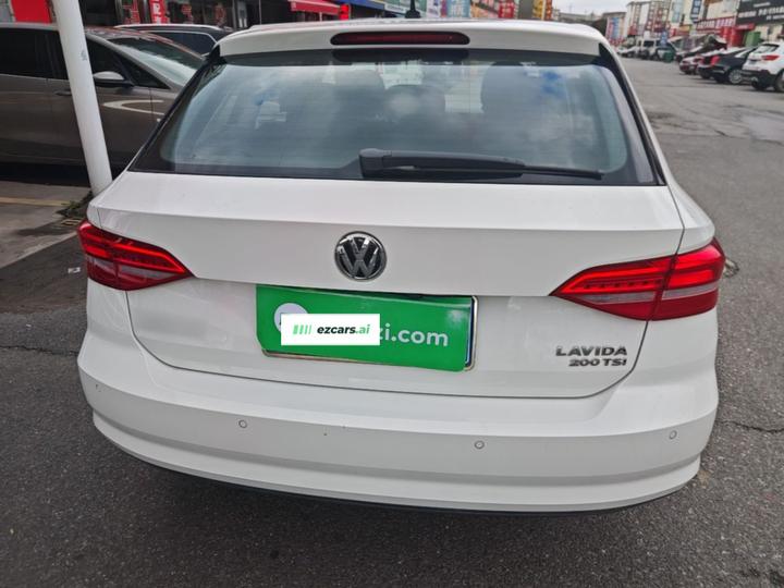Lavida 2018 Hatchback 200TSI DSG China V photo 5