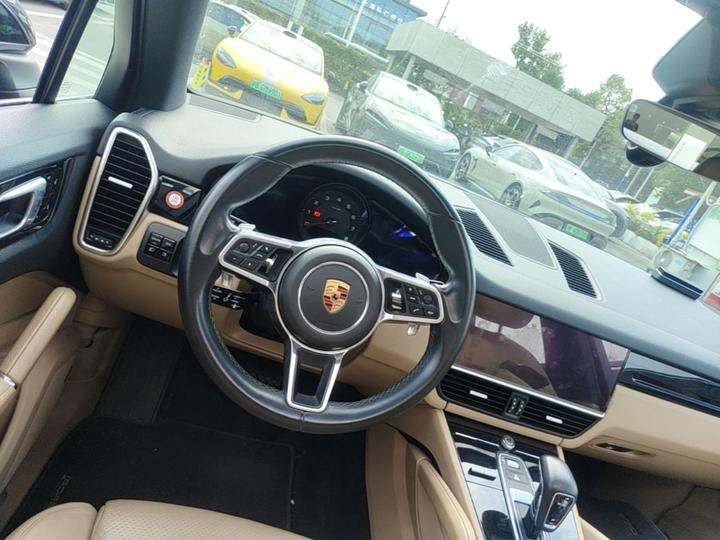 2018 Cayenne 3.0T photo 7