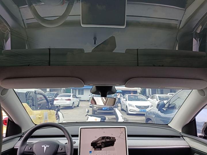 Model Y 2024 RWD photo 7