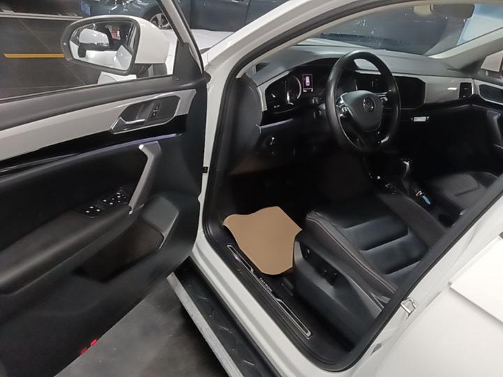Tayron 2020 330TSI RWD Luxury Connected photo 3
