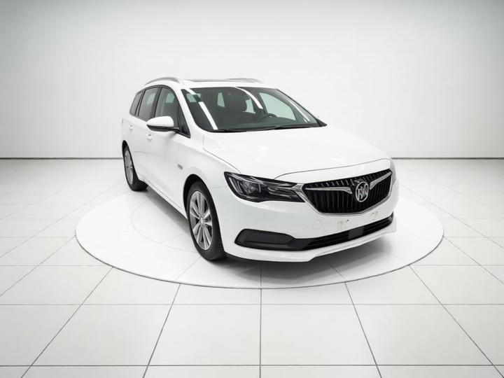 GL6 2021 323T Mild Hybrid Luxury photo 3