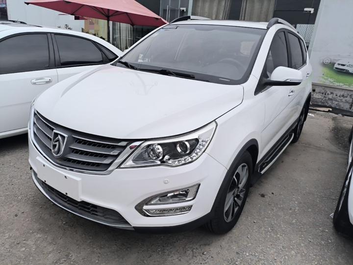 560 2016 1.8L MT Luxury