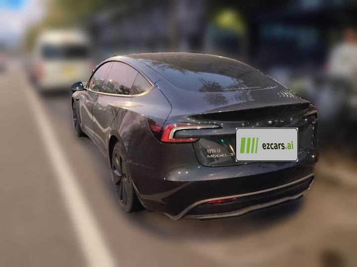 Model 3 2023 RWD photo 4