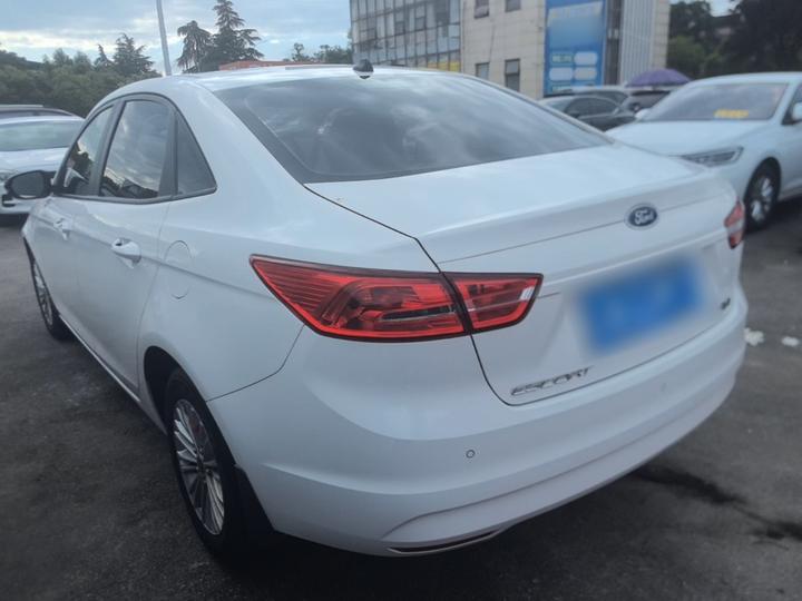 Escort 2017 Facelift 1.5L AT Comfort photo 4