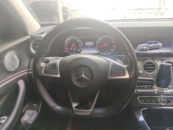 E-Class 2017 E 300 L Sport Luxury photo 7