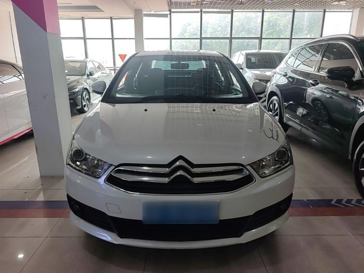 2013 Sedan 1.6L MT photo 2