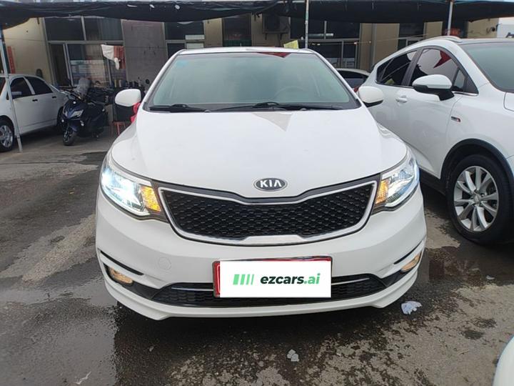 K2 2015 Hatchback 1.4L AT GLS photo 2