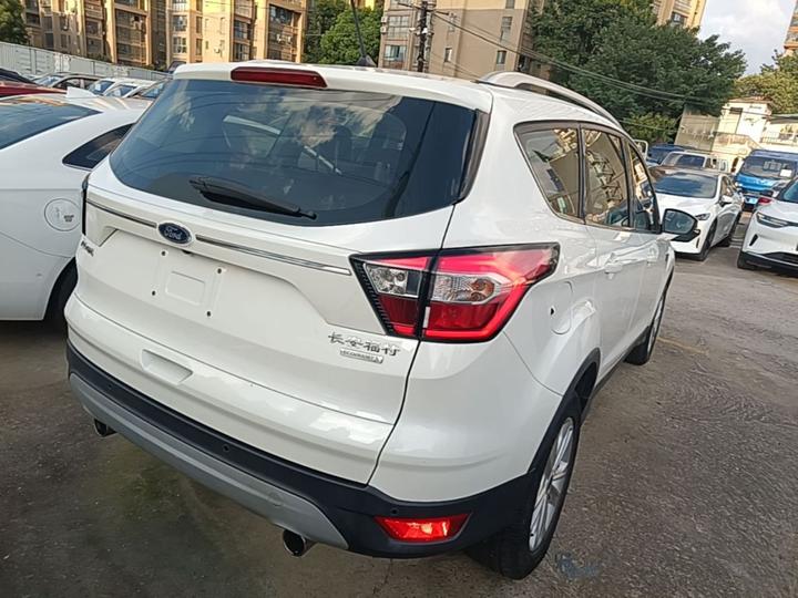 Kuga 2018 Facelift EcoBoost 180 RWD photo 4