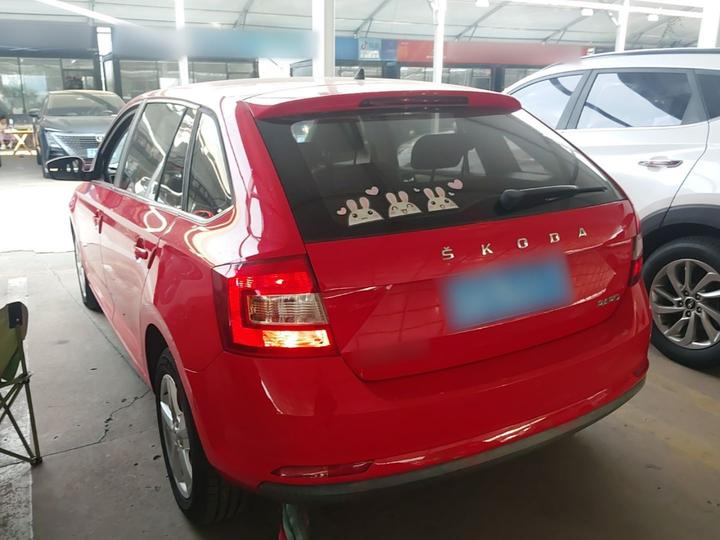 Rapid Spaceback 2019 1.5L AT Comfort photo 4