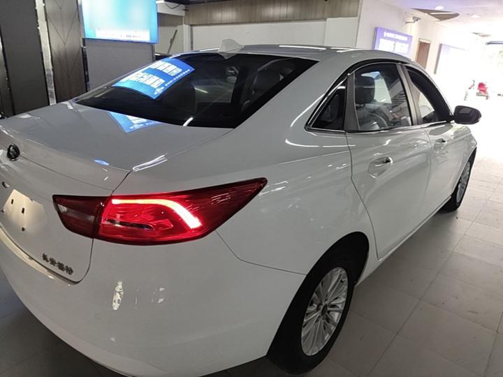 Escort 2017 Facelift 1.5L AT Comfort photo 4