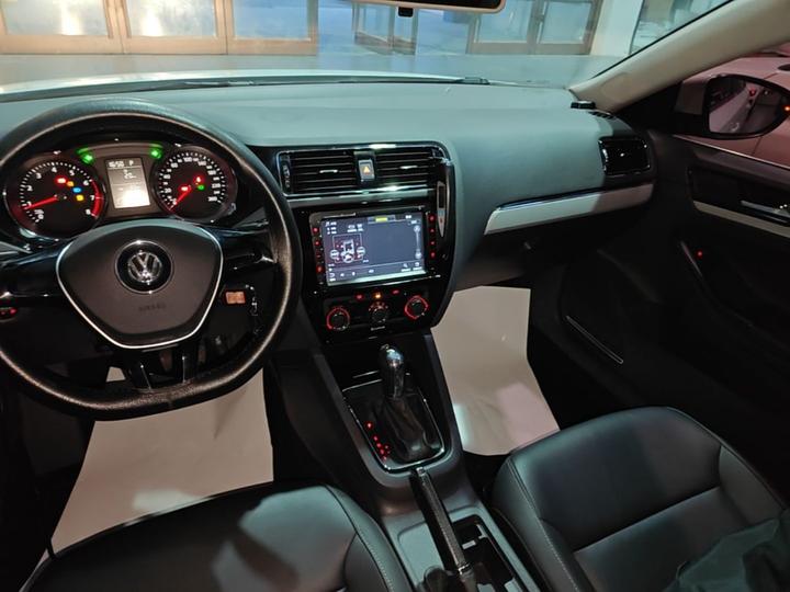 Sagitar 2015 1.6L AT Comfort photo 8