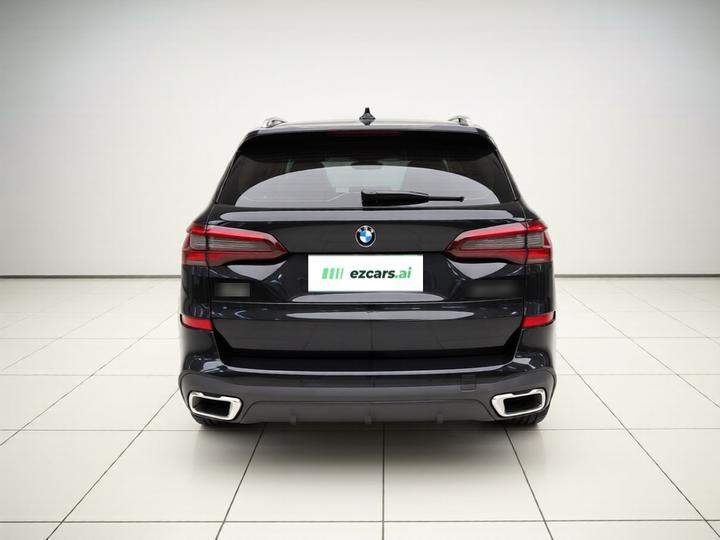 X5 2022 Facelift xDrive 30Li Exclusive M Sport Package photo 5
