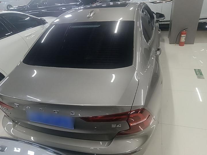 S60 2022 B4 Luxury photo 3