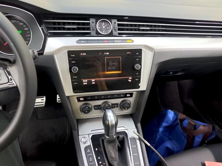 2018 380TSI RWD photo 8