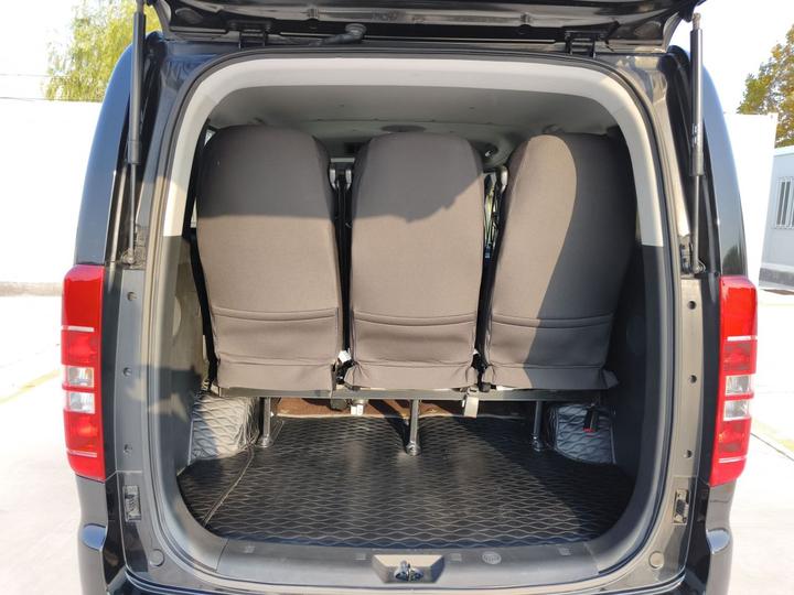 Refine M3 2023 PLUS 1.5T 9-Seater Connected photo 8