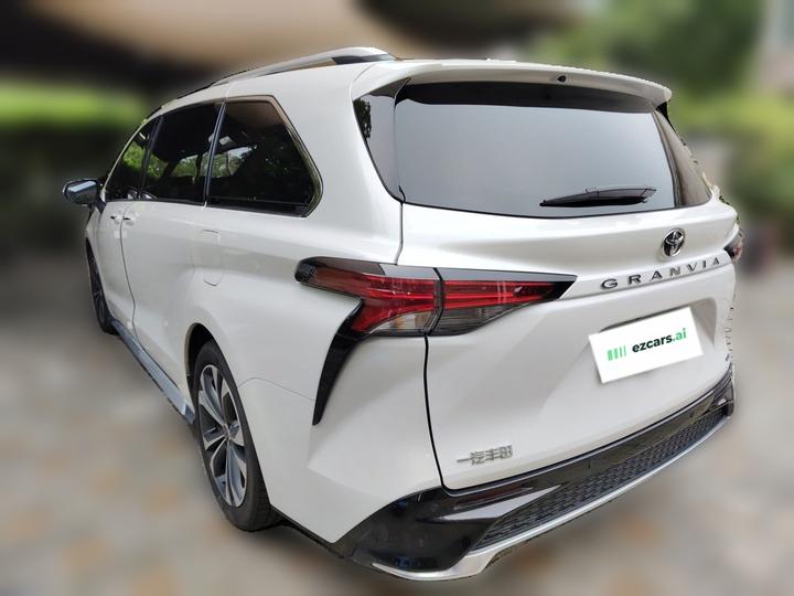 Granvia 2024 2.5L Hybrid Premium PLUS photo 4