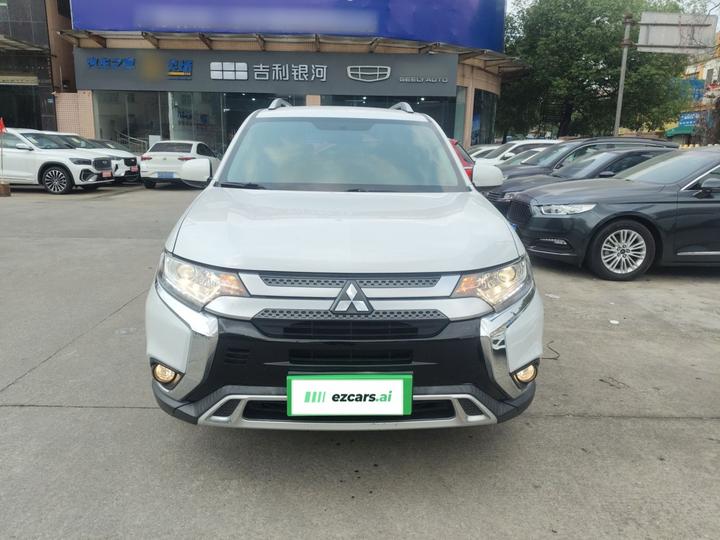 Outlander 2020 2.0L RWD Cruise 5-Seater photo 2