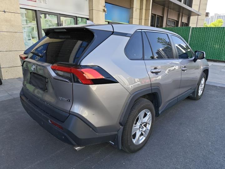 RAV4 2020 2.0L CVT RWD photo 4