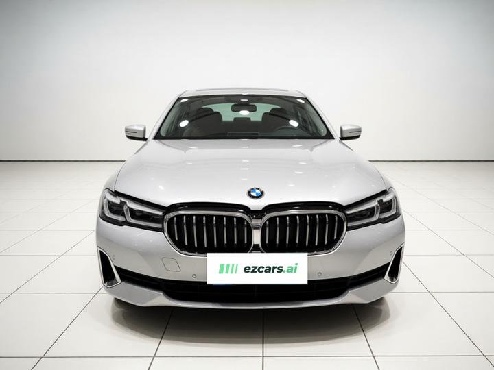 5 Series 2021 525Li Luxury photo 2