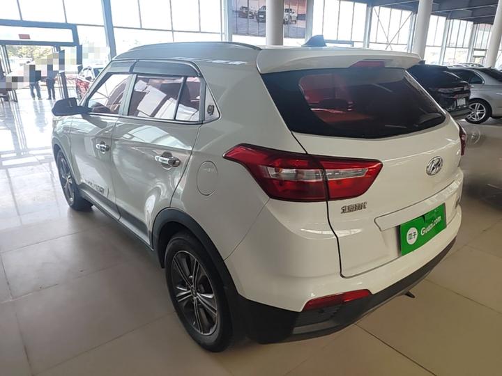 ix25 2015 1.6L AT RWD Smart GLS photo 3