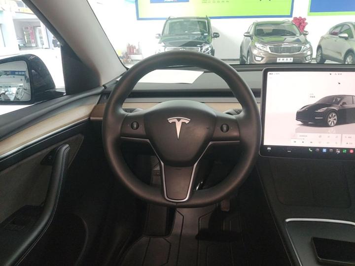 Model Y 2022 Facelift RWD photo 6