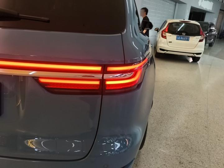 Li Auto ONE 2021 EREV 6-Seater photo 7