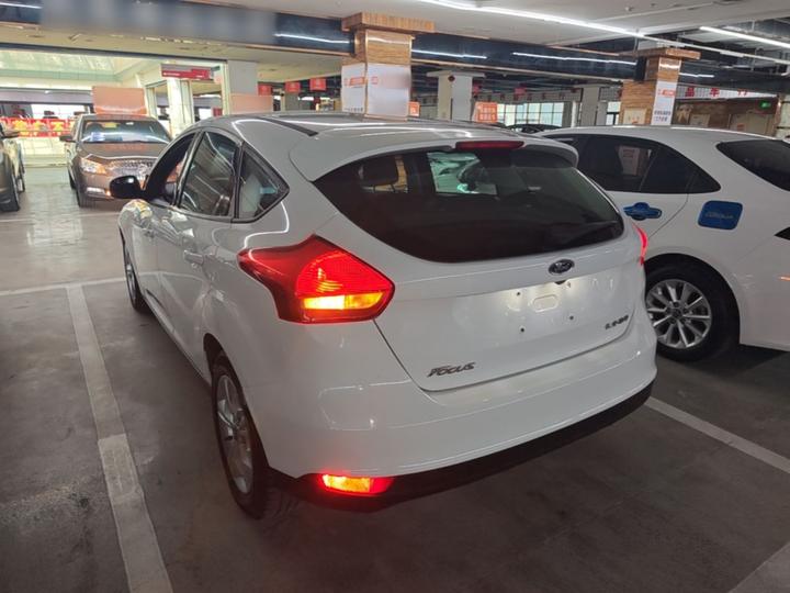 Focus 2018 Hatchback Classic 1.6L AT Comfort photo 4