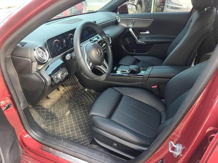 A-Class 2019 A 200 L photo 7