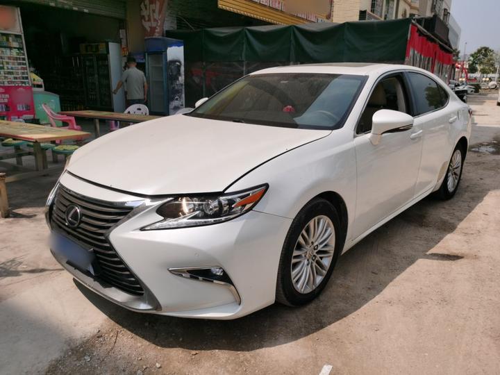 ES 2015 200 Elite