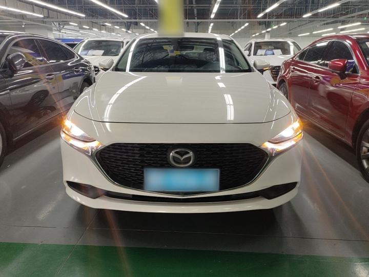 3 Axela 2020 1.5L AT photo 2